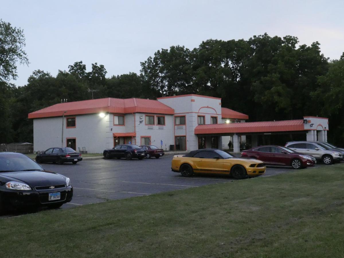 Motel Sun Inn Winthrop Harbor Exterior photo