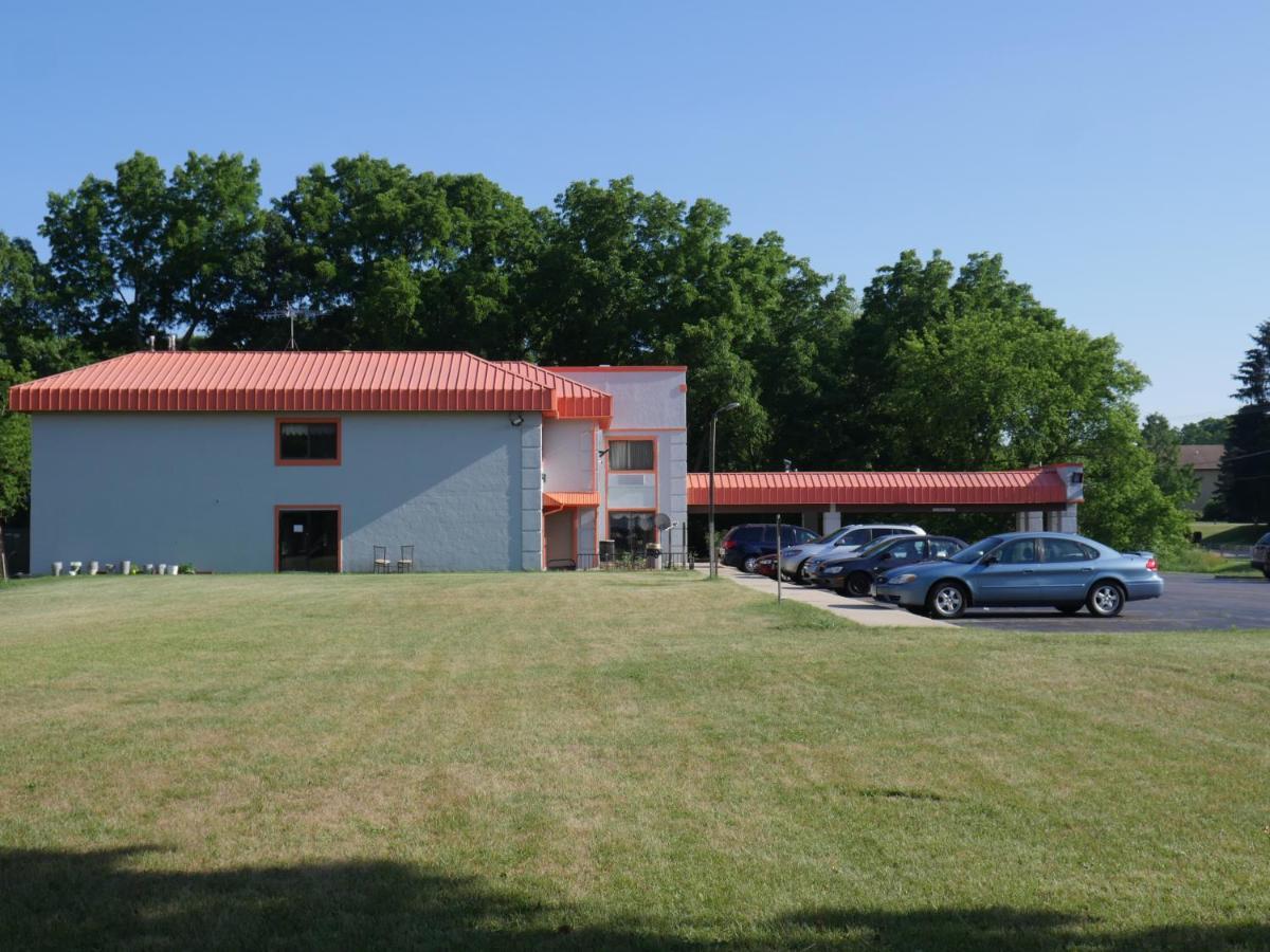 Motel Sun Inn Winthrop Harbor Exterior photo